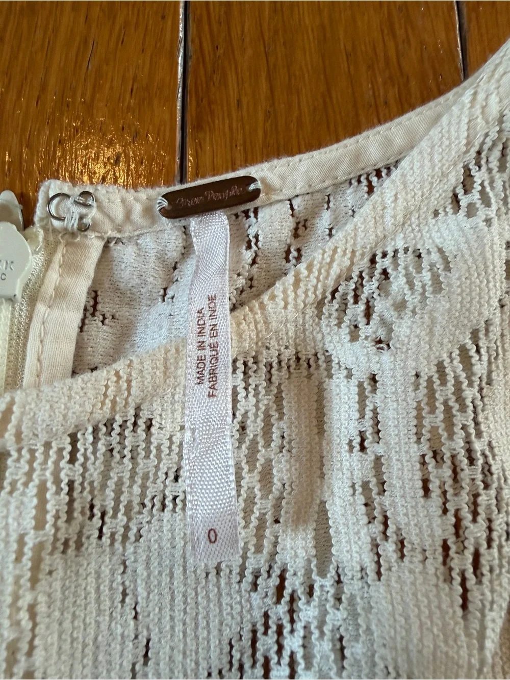 Free People Cream Crochet Lace Sleeveless Dress Waist Cutouts Scalloped Hem Sz 0